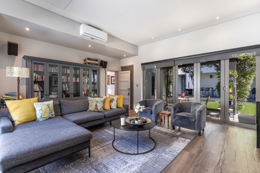 4 Bedroom Property for Sale in Lemoenkloof Western Cape